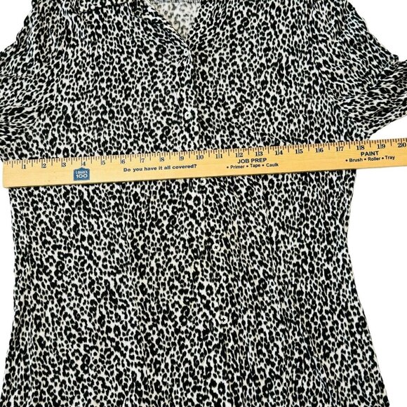Paperwhite button down top Blouse Animal Print Soft Knit Women's 12 - Picture 7 of 12